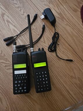 2 Handheld Uniden Scanner Radios, 230XLT 200 Channels, SC150 100 Cannels